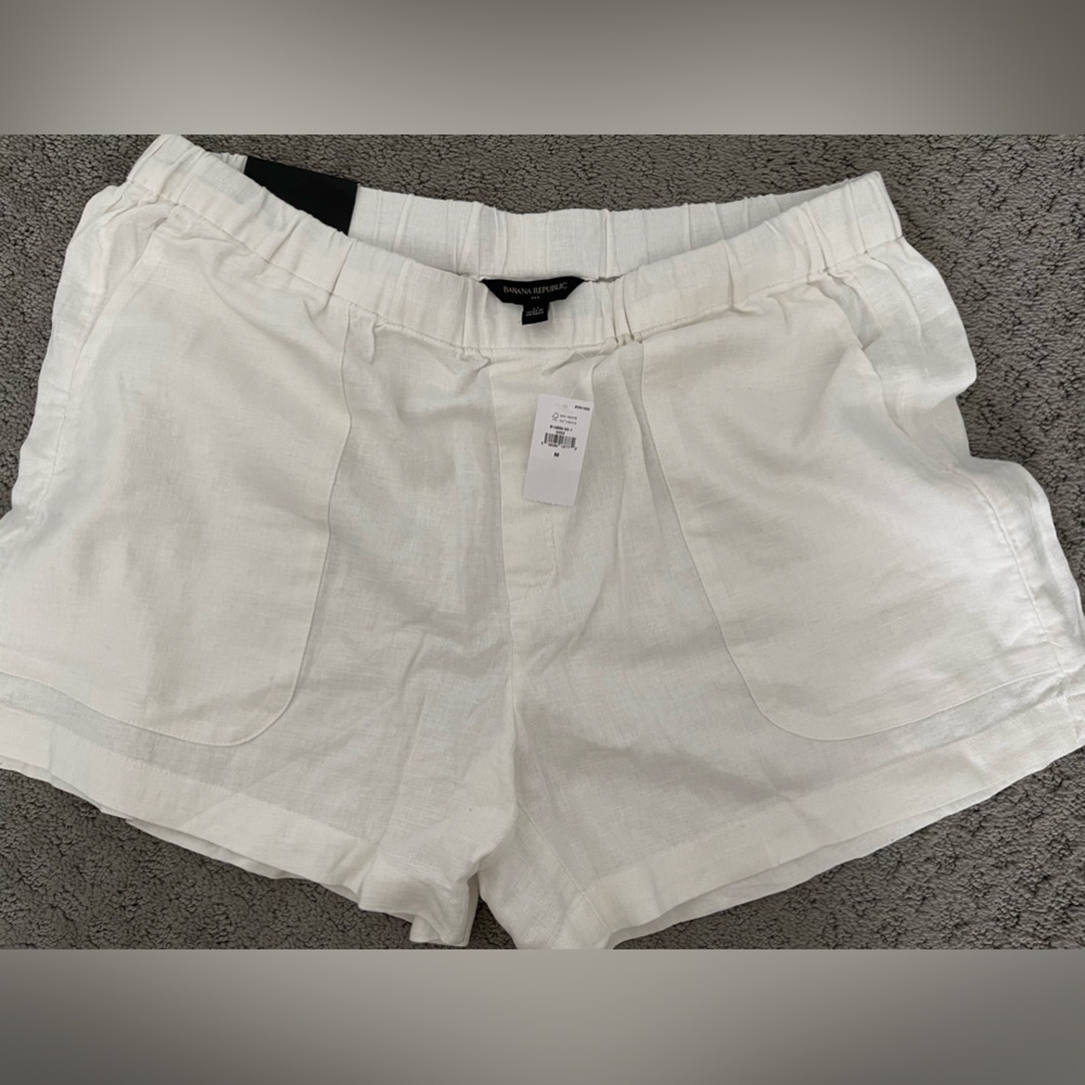 New Banana Republic linen shorts crème in medium